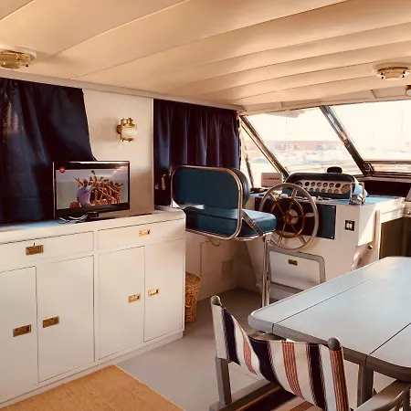 Botel Matilda B&boat